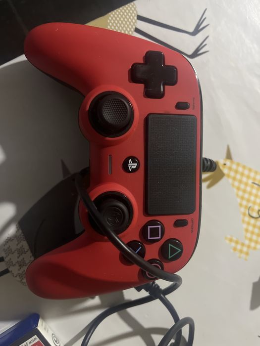 Ps4 com jogos e comando