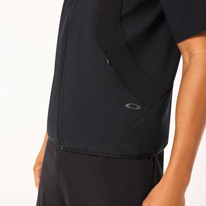 Жилет Oakley Latitude Arc Vest Blackout