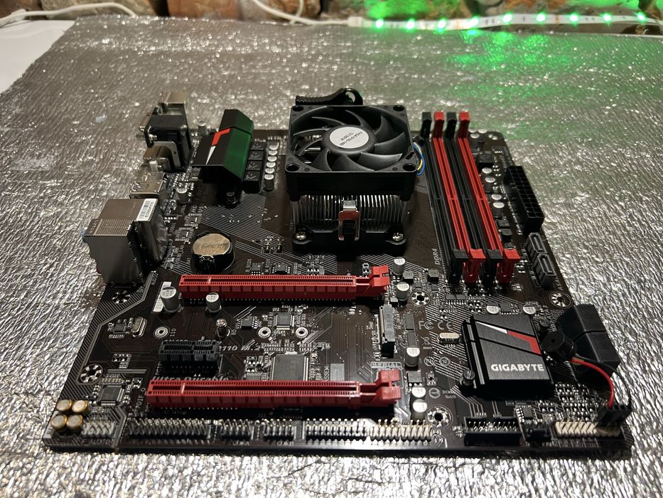 Материнська плата Gigabyte GA-AB350M-Gaming 3 + AMD A10
