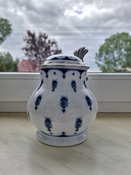 Sygnowany porcelanowy kufel do piwa
