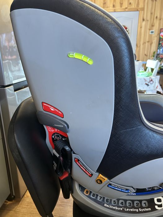 Автокрісло  Chicco Next Fit Zip