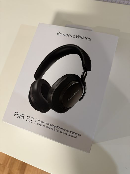Bowers & Wilkins PX8 S2