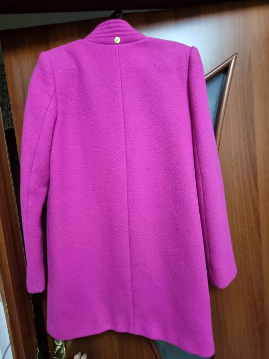Жіноче пальто (розмір 40)