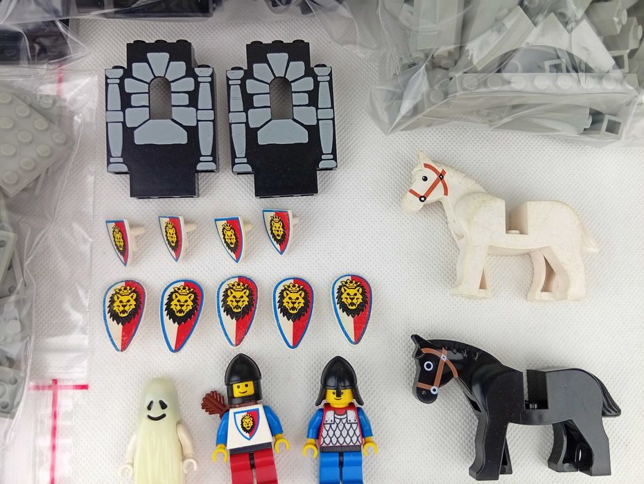 LEGO Castle 6090 Royal Knight's Castle