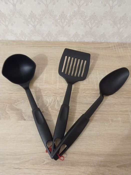 Набор: Ополоник, лопатка, ложка тефлоновые, новые