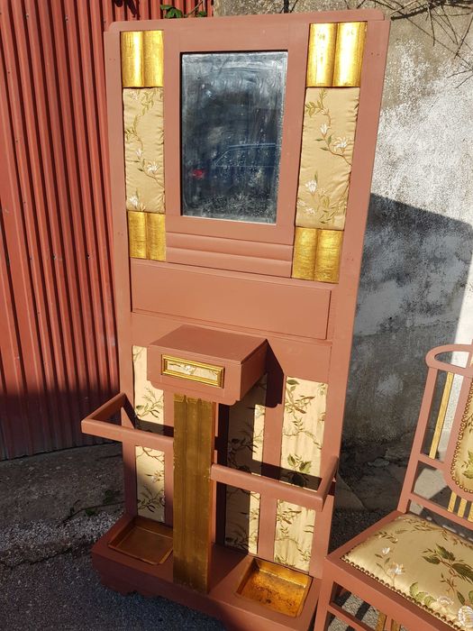 Móvel bengaleiro + cadeira