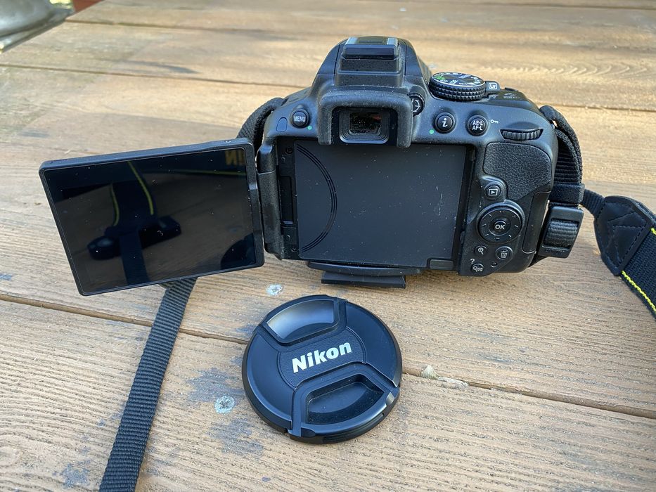 Nikon D5300, bardzo mały przebieg + statyw Victiv nt70