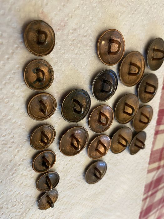 Guziki PKP kolejarza.