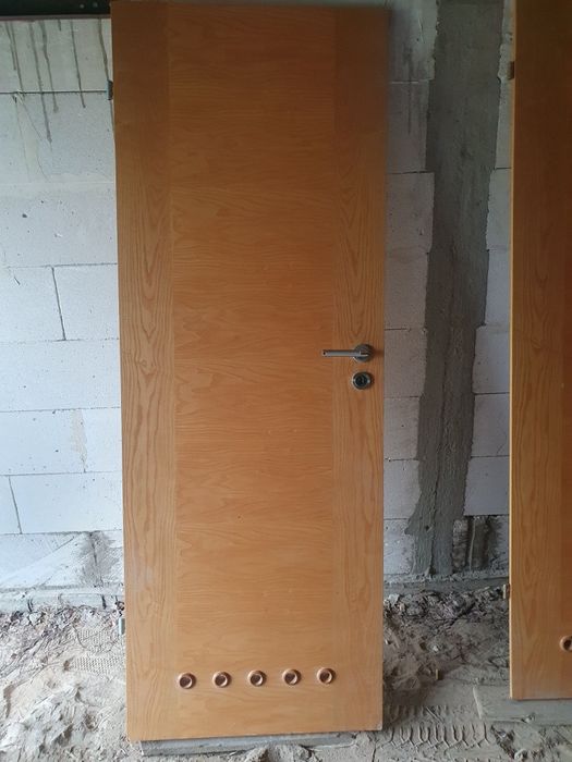 Drzwi wewnętrzne lazienkowe 70 z klamką