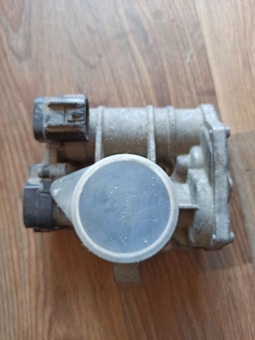 Продам дросельну заслінку для Ваз