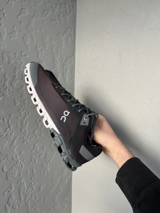 On cloud swiss running кросівки чоловічі бігові