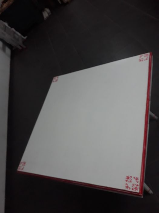 Mesa antiga restaurada