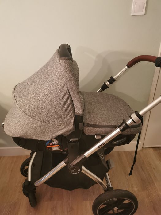 Carrinho bebé JANÉ Kawai com alcofa como novo