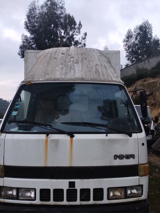 Cabine Bedford NKR 3-300 com mecânica boa