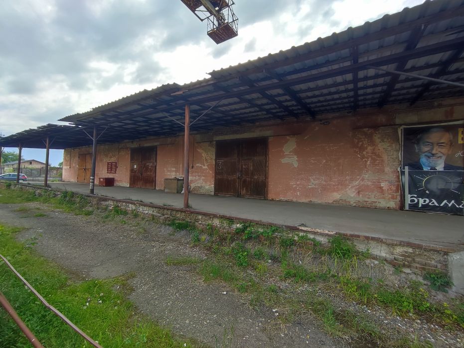 Продається майновий комплекс складських та виробничих приміщень 2405м2
