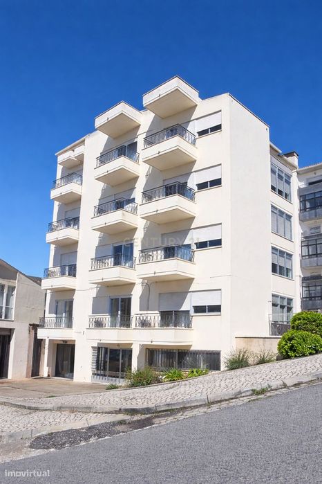 Apartamento T3 no coração da vila – conforto, espaço e localização de — Mira de Aire, Leiria