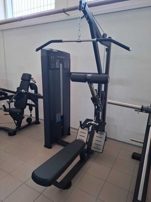 Dwufunkcyjna maszyna do treningu pleców lat pulldown/seated row RE8026