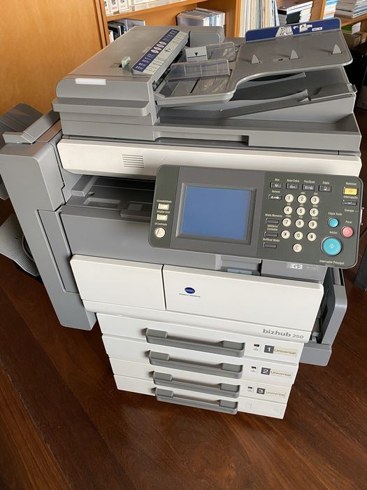 Vendo Konica Minolta bizhub 250 Multifuncional A3!