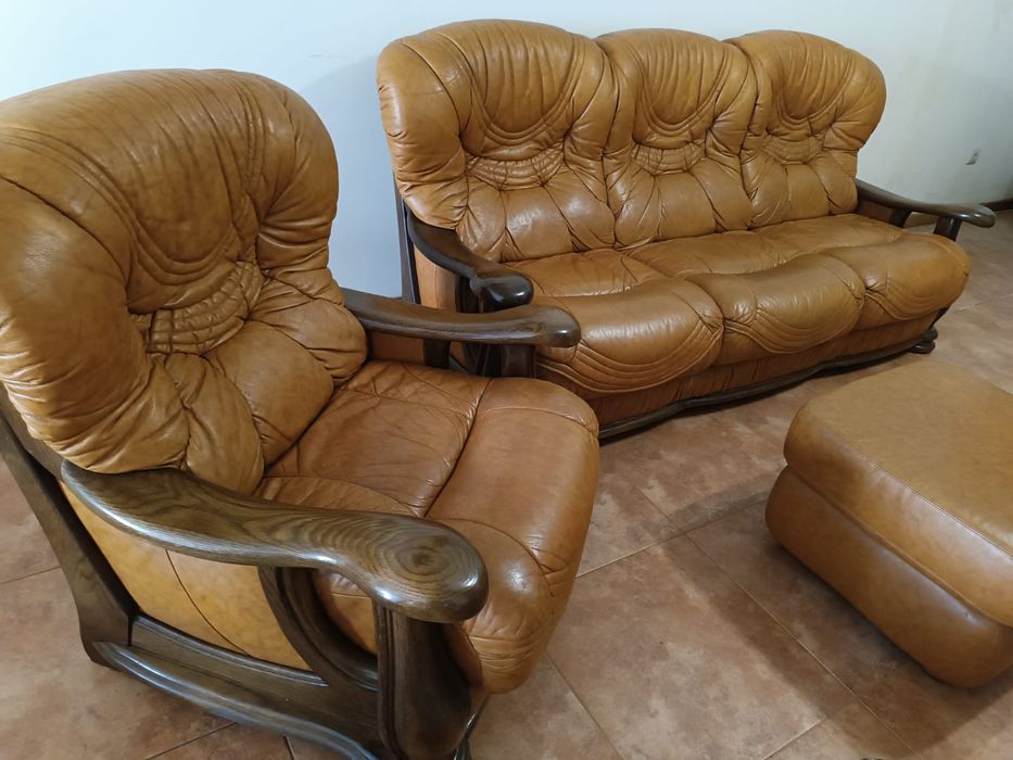 Sofás em pele como novos