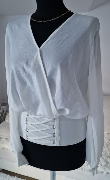 Bluzka biala" STAR by Julien Macdonald ".