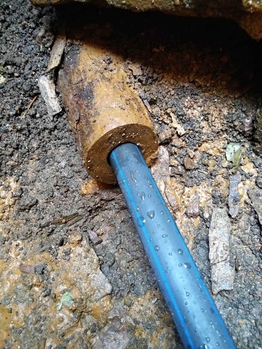 Нема  тиску води? Прочистка старих водопроводних труб заміна аварійних