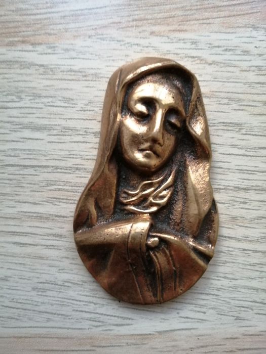 imagem de Nossa Senhora em bronze muito antiga