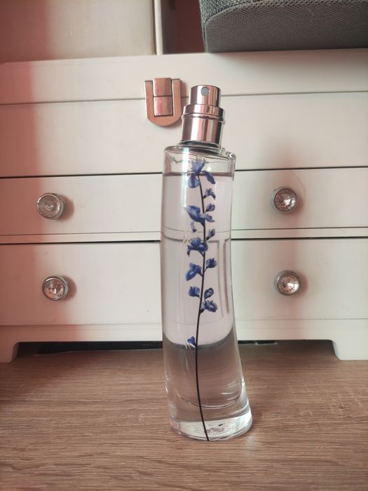Kenzo Flower ikebana indigo