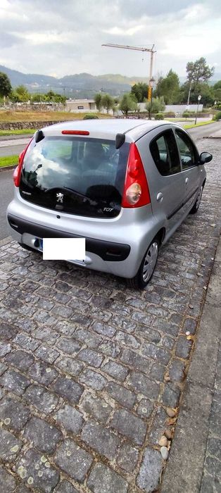 Peugeot 107 1.0 5 Portas (2006) - Motor Toyota, A/C e IUC Barato