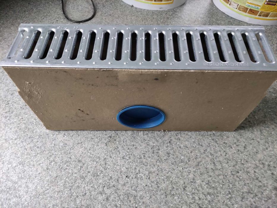 OSADNIK studzienka studnia odwodnienie liniowe korytko kanał przepust