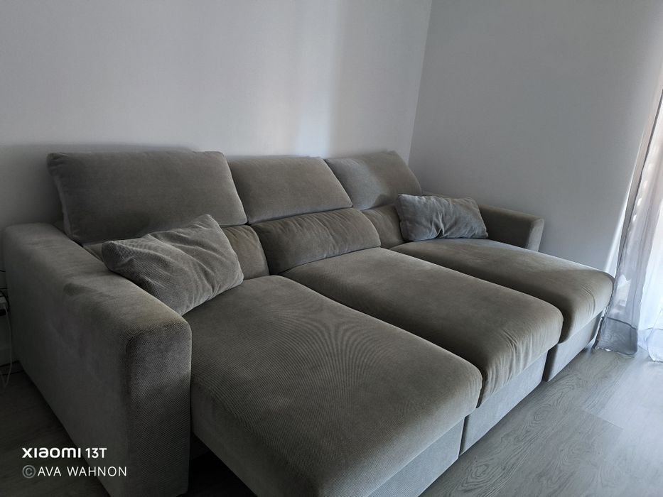 Sofá Eskilstuna IKEA com assentos  deslizantes