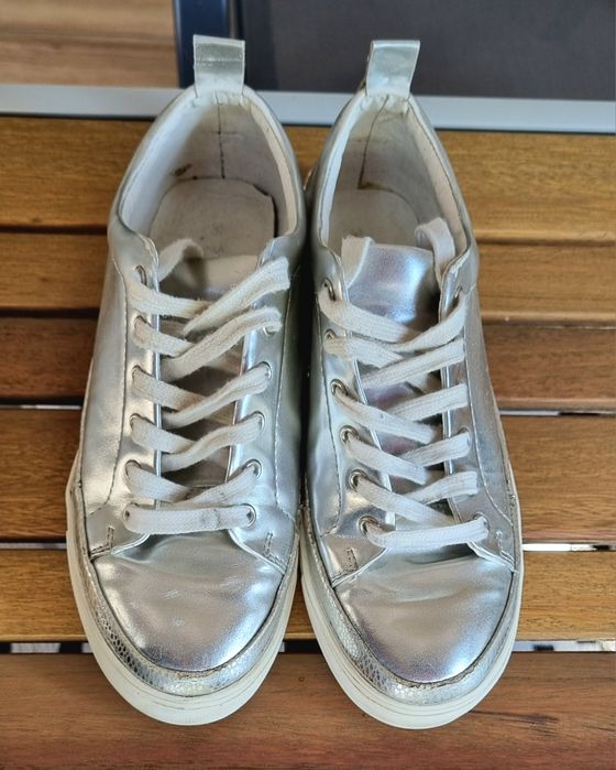 Sinsay - ładne buty damskie sneakersy srebrne rozm.36