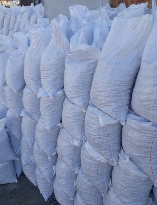 Песок горный и мытый , щебень , отсев , чернозем