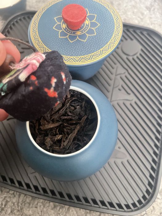 Чайний набор шкіряна, коробка та компактний