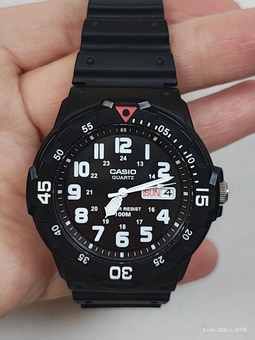 Спортивні чоловічій годинник Casio.