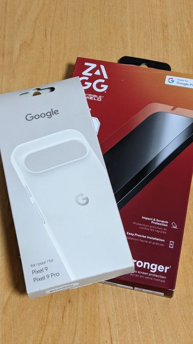 Оригінальний чохол від  Google  на Pixel 9 / 9Pro