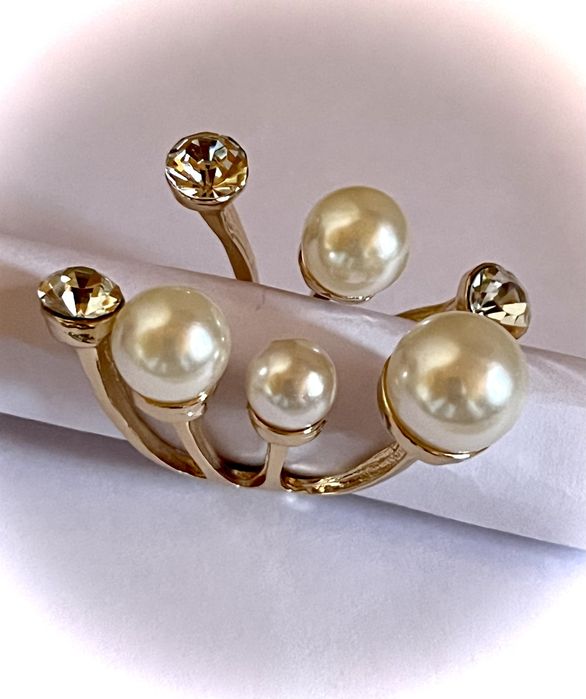 Przepiękny regulowany pierścionek