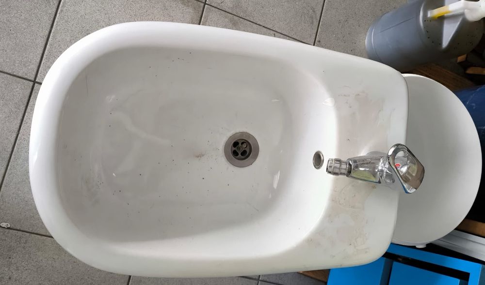 Bidé branco e m ótimo estado