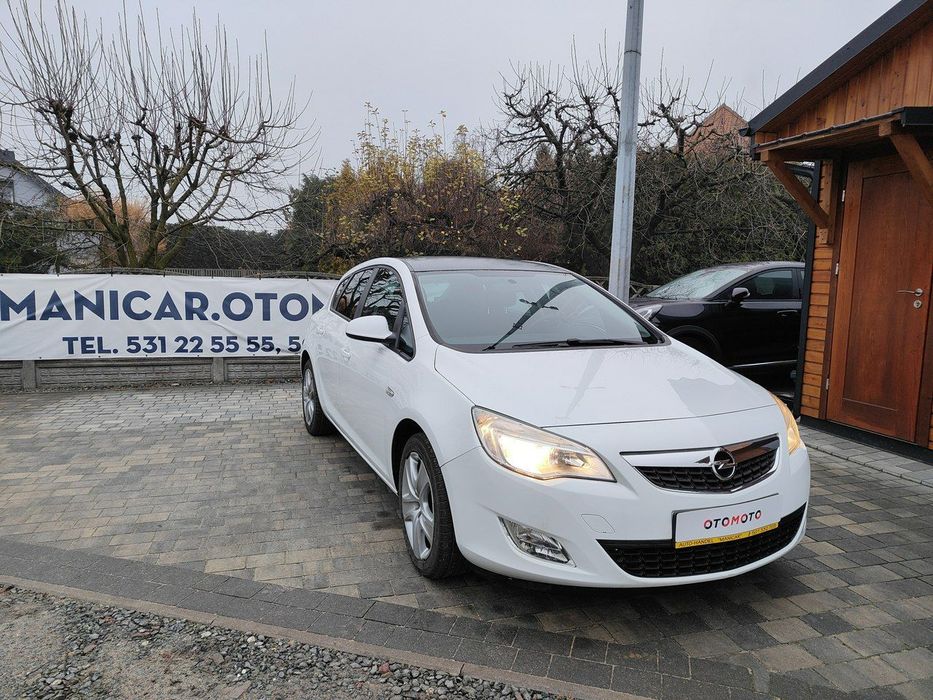 Opel Astra 1.6 Benzyna 115 KM Zarejestrowany Oryginalny Przebieg Serwisowany