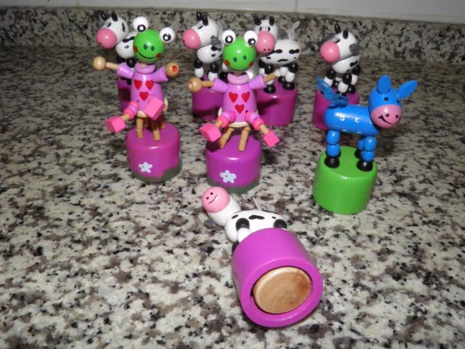 8 Bonecos de elásticos