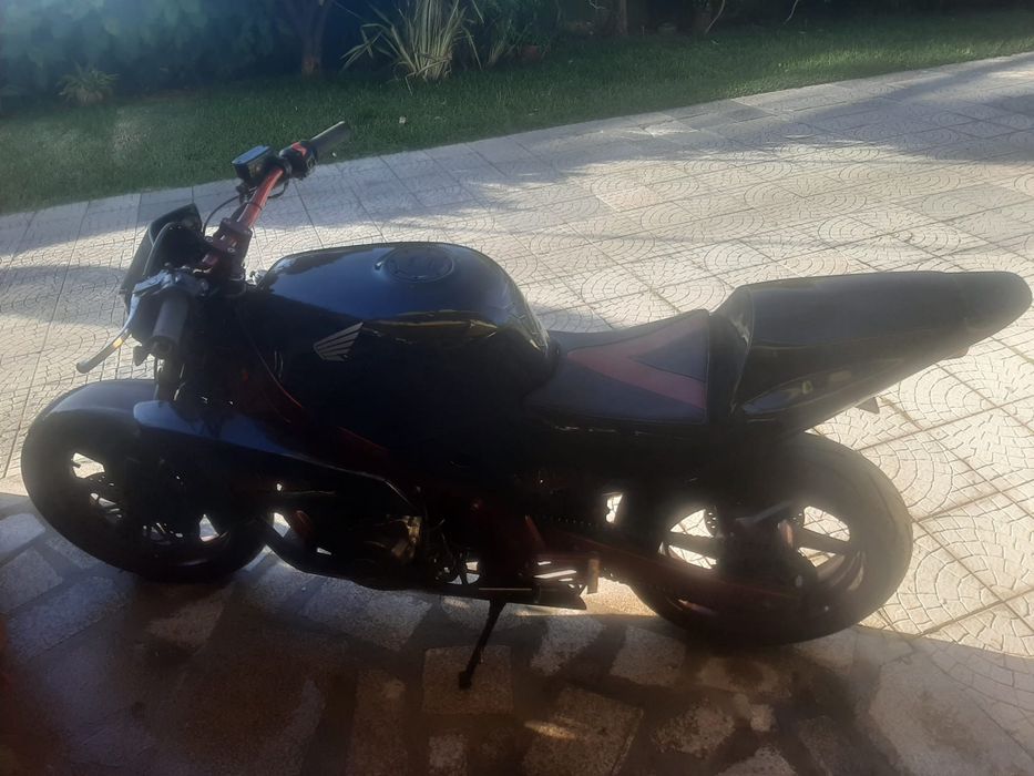 Vendo mota cbr honda