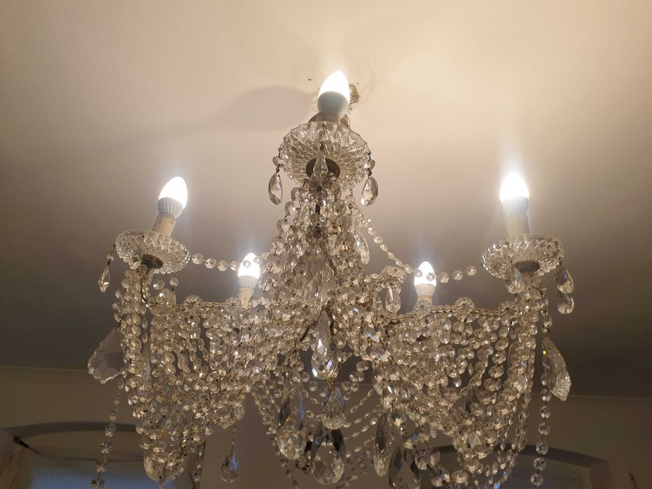 Żyrandol kryształ.