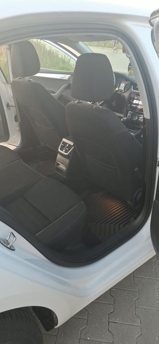 samochód osobowy marki skoda octawia