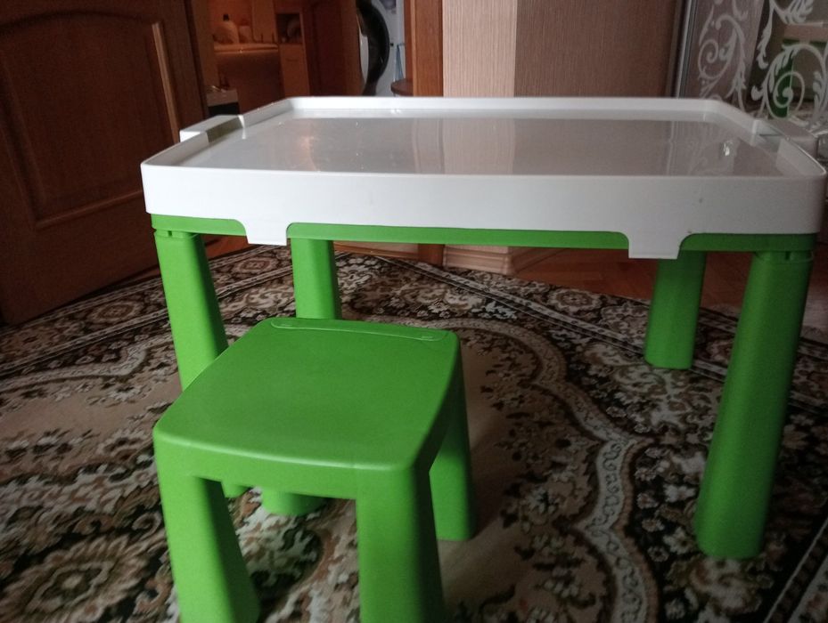 Дитячий столик з кріслом