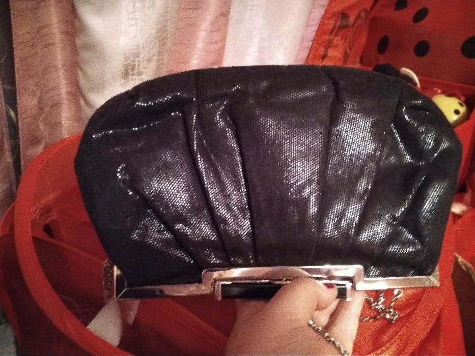 Accessorize клатч сумка черный с переливом цепочка как новый нарядный