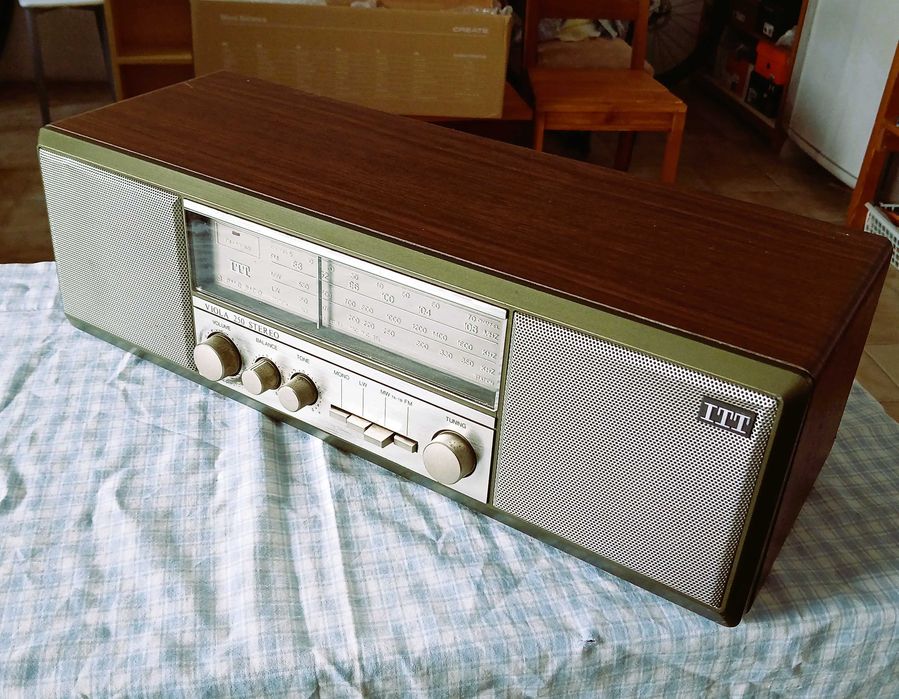 Rádio ITT modelo Viola
