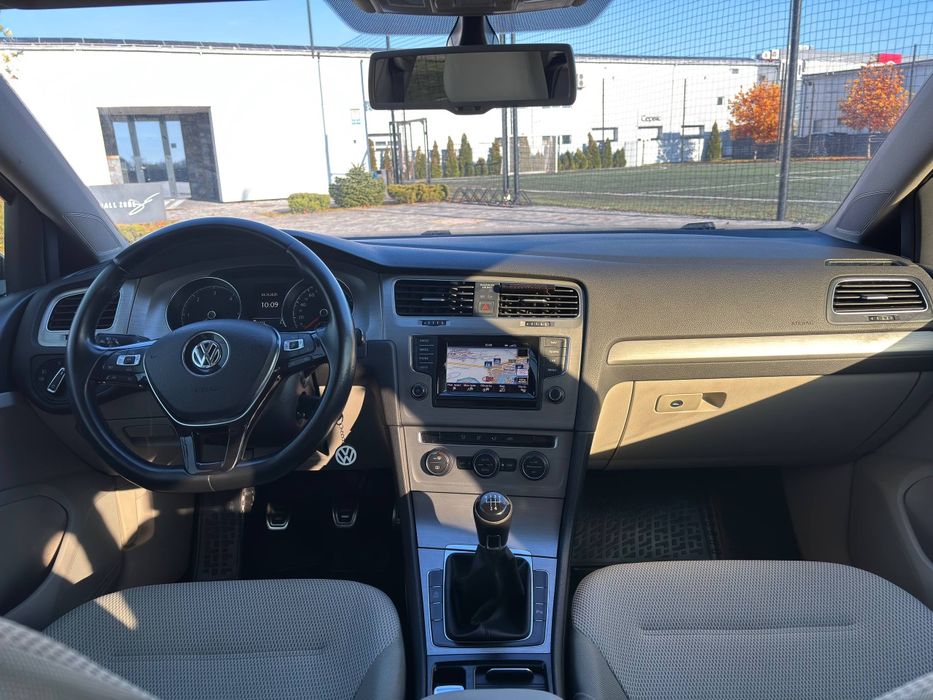 Volkswagen Golf 7 .