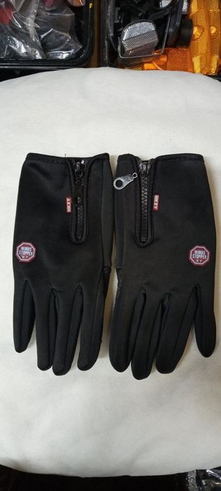 Перчатки спортивные