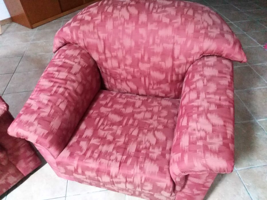 Sofá de 3 lugares (c/ cama articulada) + 2 individuais, em tecido