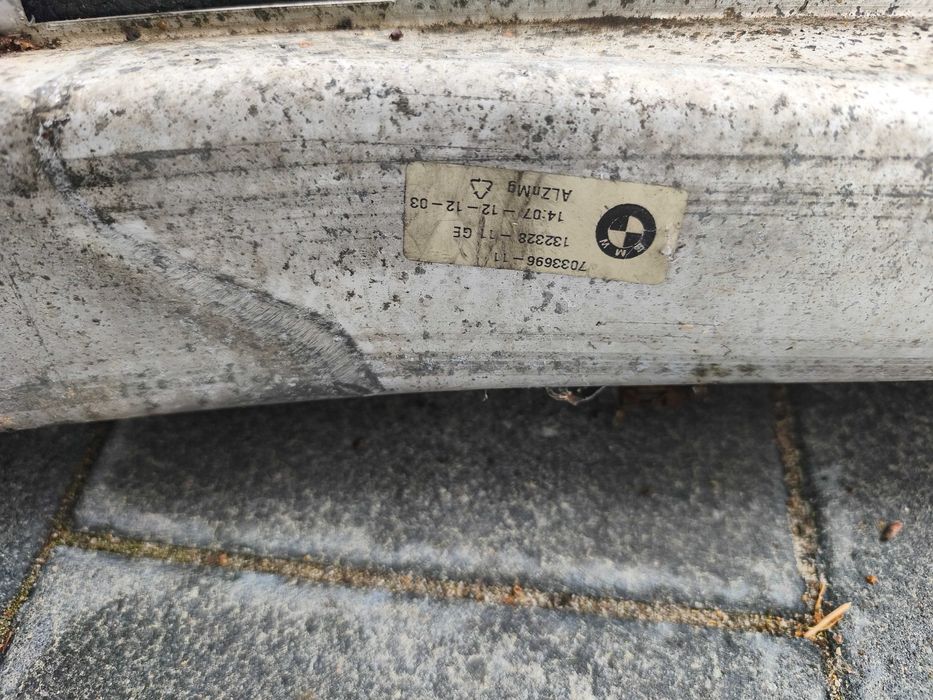 BMW 5 E60 E61 XENON pas przedni wzmocnienie czołowe belka zderzaka