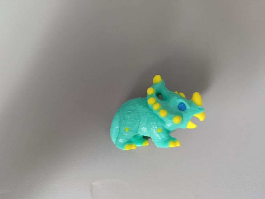 Dinozaur z Kinder joy